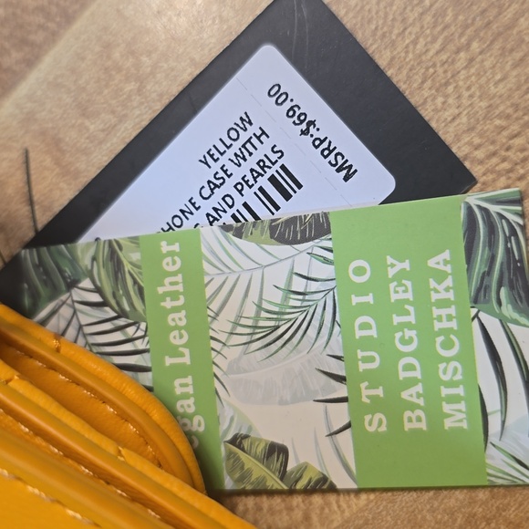 Badgley Mischka Mustard Quilted Crossbody Bag - Picture 4 of 4